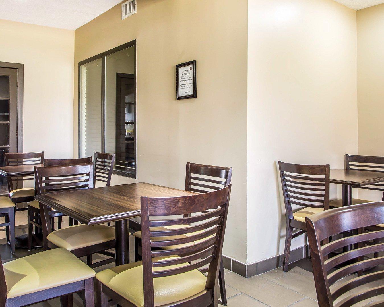 לנסינג Comfort Suites Near I-80 And I-94 מראה חיצוני תמונה