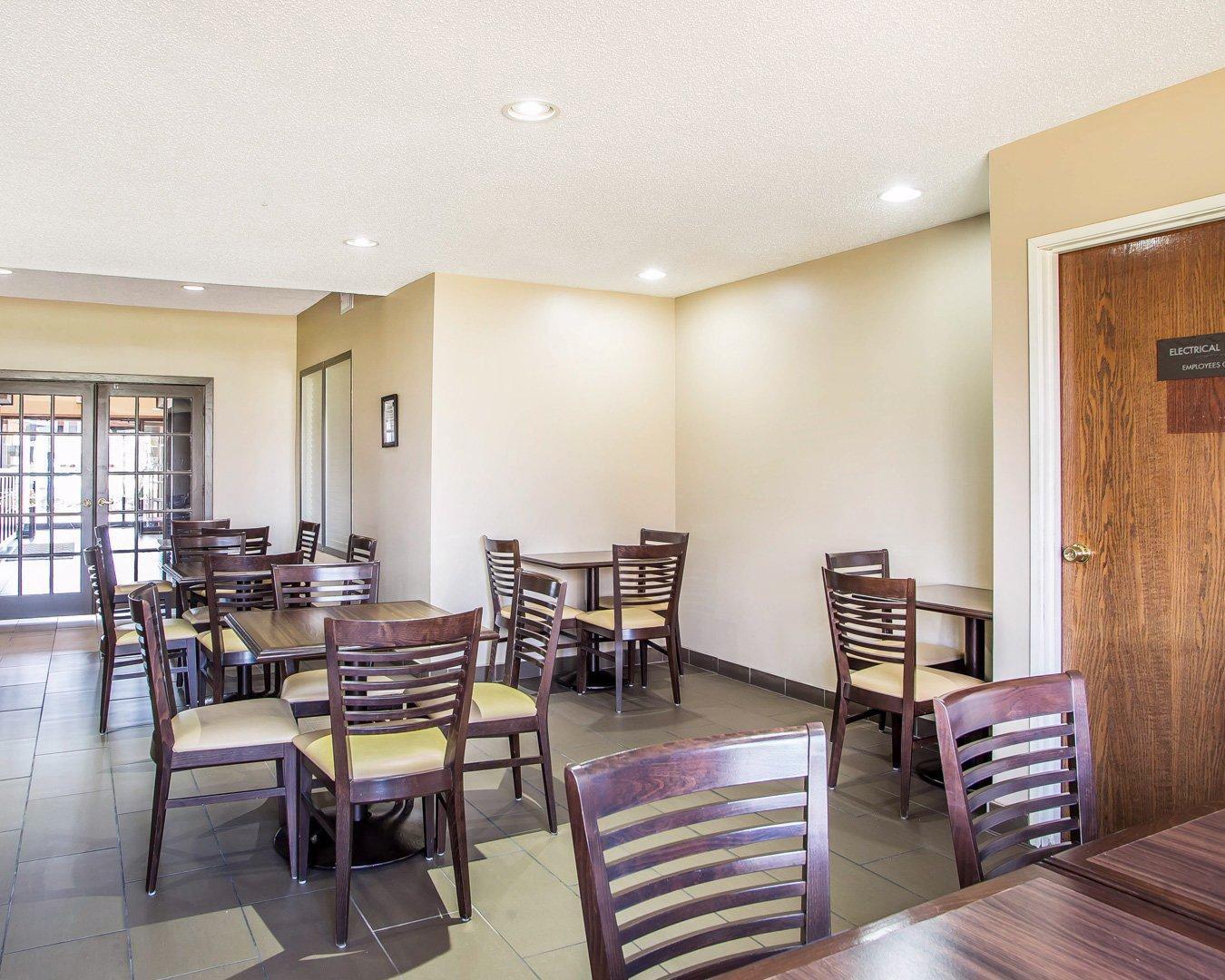 לנסינג Comfort Suites Near I-80 And I-94 מראה חיצוני תמונה