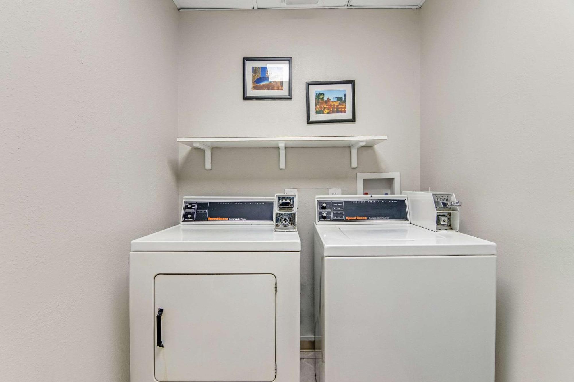 לנסינג Comfort Suites Near I-80 And I-94 מראה חיצוני תמונה