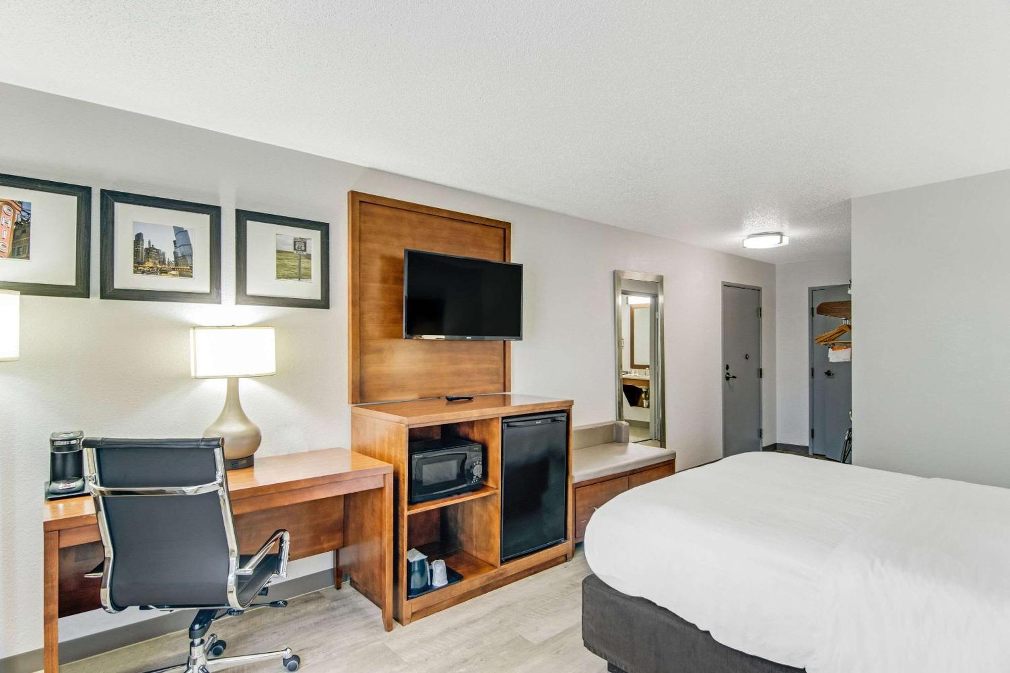 לנסינג Comfort Suites Near I-80 And I-94 מראה חיצוני תמונה